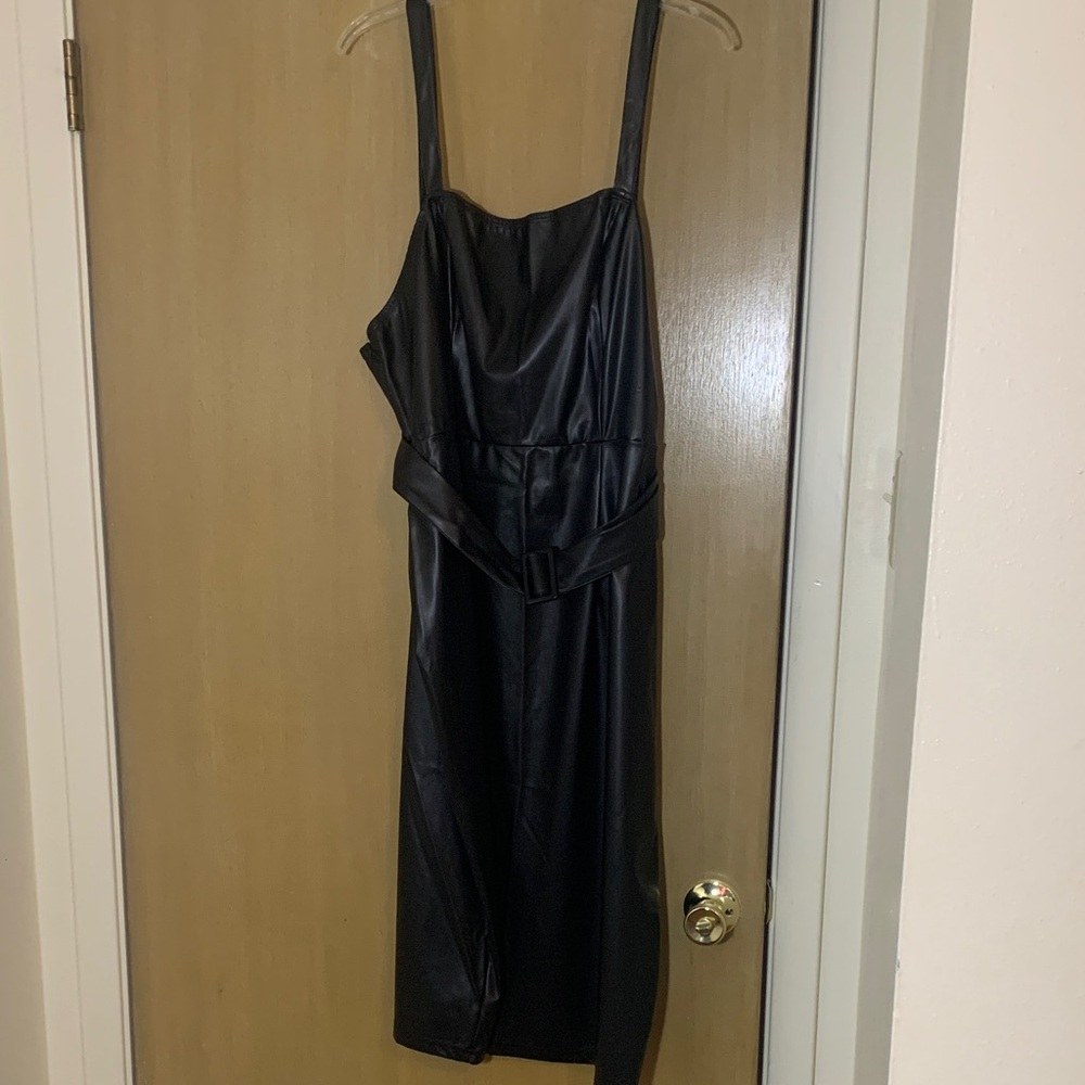 🖤🖤AMAZING PLUS SIZE 4X FAUX LEATHER DRESS WITH BELT!🖤🖤